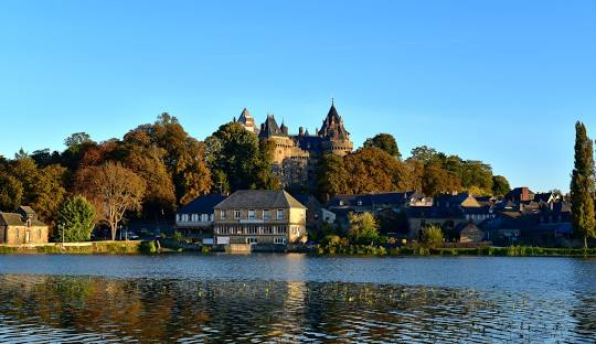 Château de Combourg vu depuis l'étang, Ille-et-Vilaine